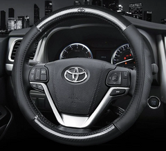Чехол оплетка на руль Carbon из натуральной кожи для автомобиля Toyota